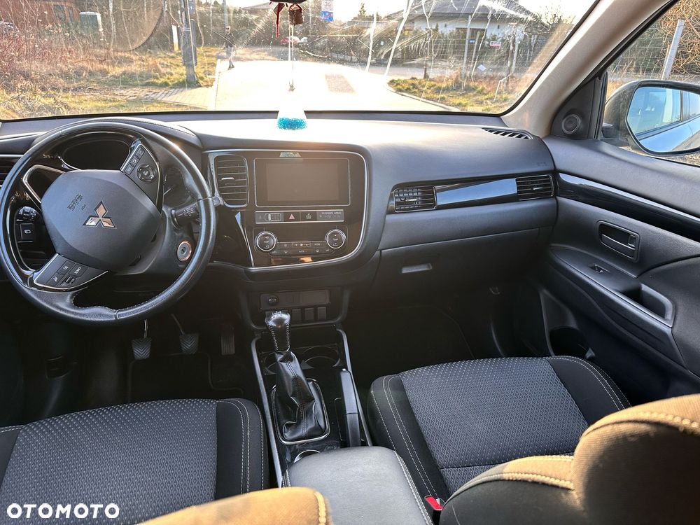 Mitsubishi Outlander - 17