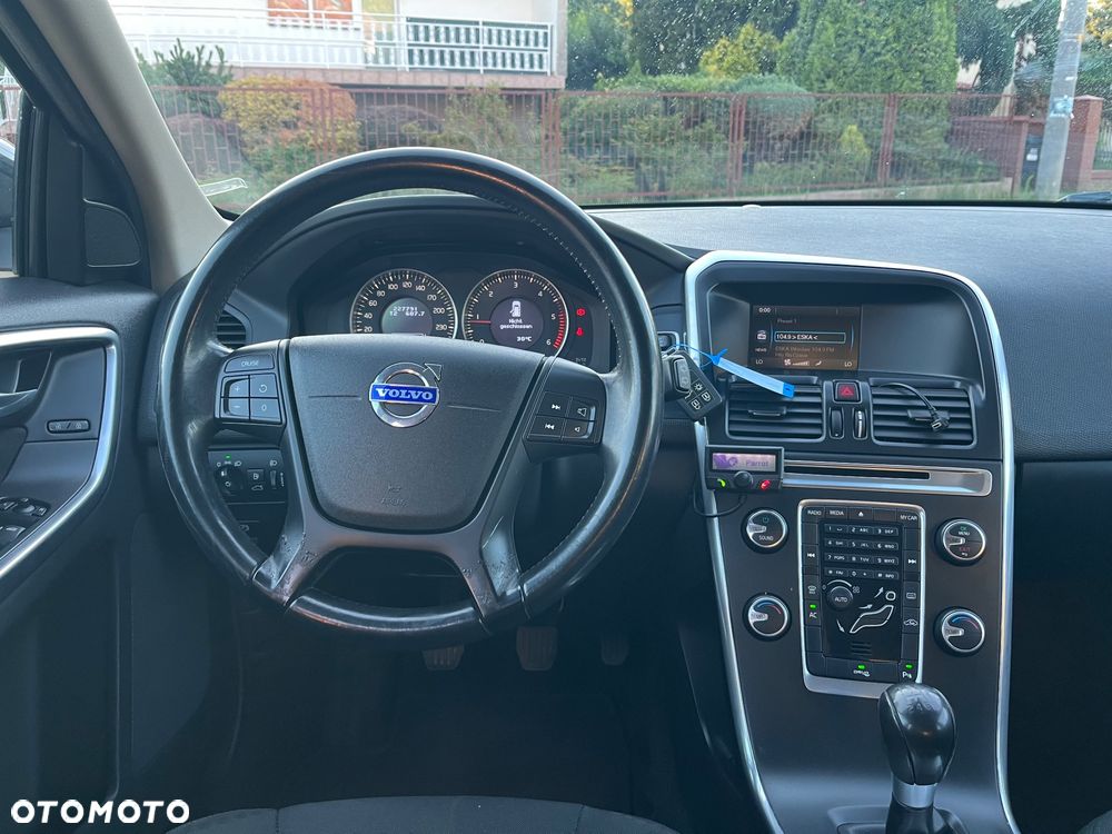 Volvo XC 60 DRIVe R Design - 8