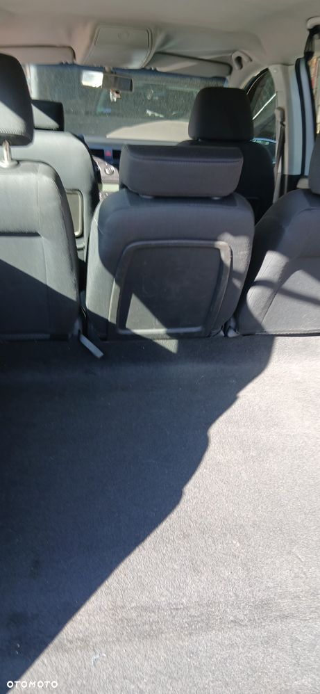Volkswagen Touran - 9
