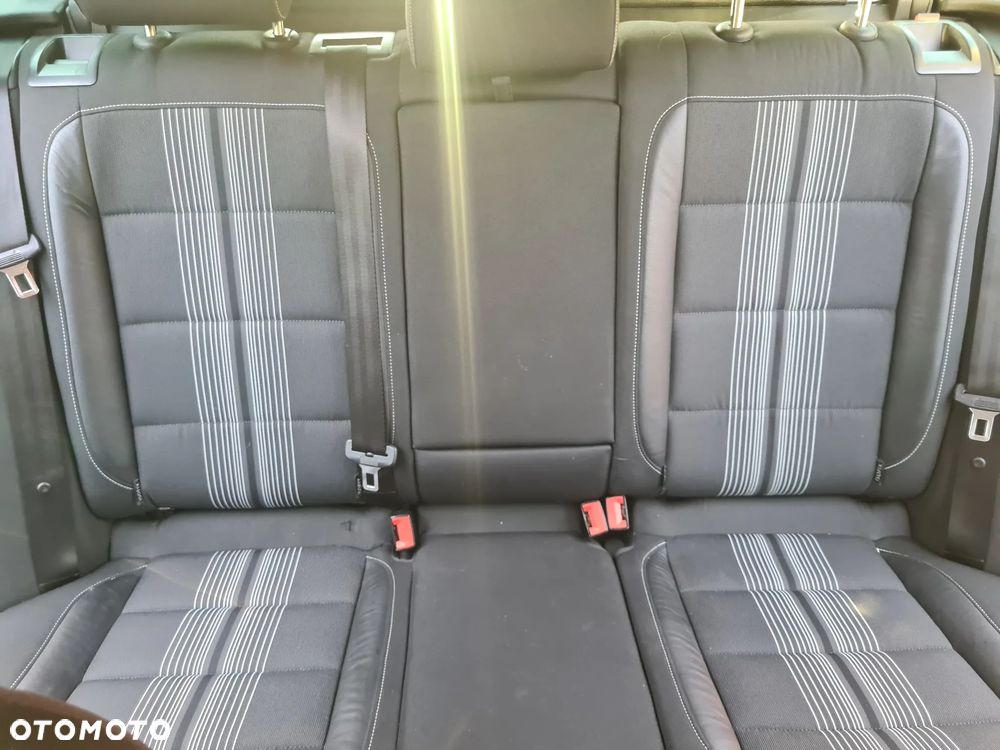 Volkswagen Golf 2.0 TDI DPF BlueMotion Technology MATCH - 17