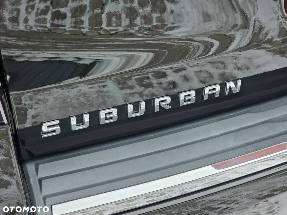 Chevrolet Suburban - 10