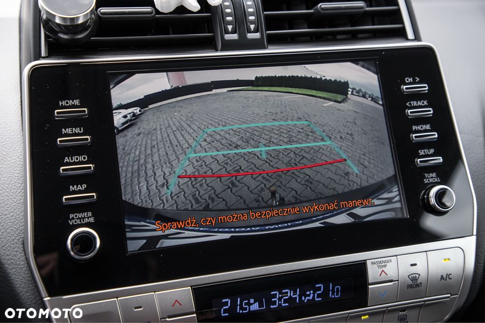 Toyota Land Cruiser 2022 photo 3