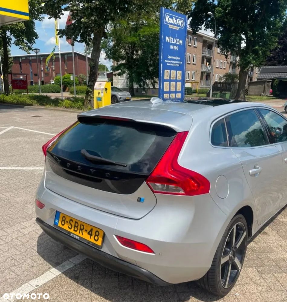 Volvo V40 D2 Momentum - 37