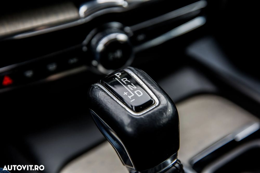 Volvo XC 60 D4 Geartronic Momentum - 31