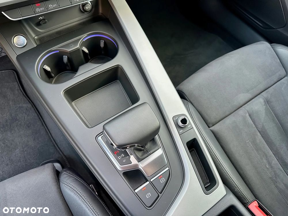 Audi A4 Limousine 35 TFSI mHEV Advanced S tronic - 19