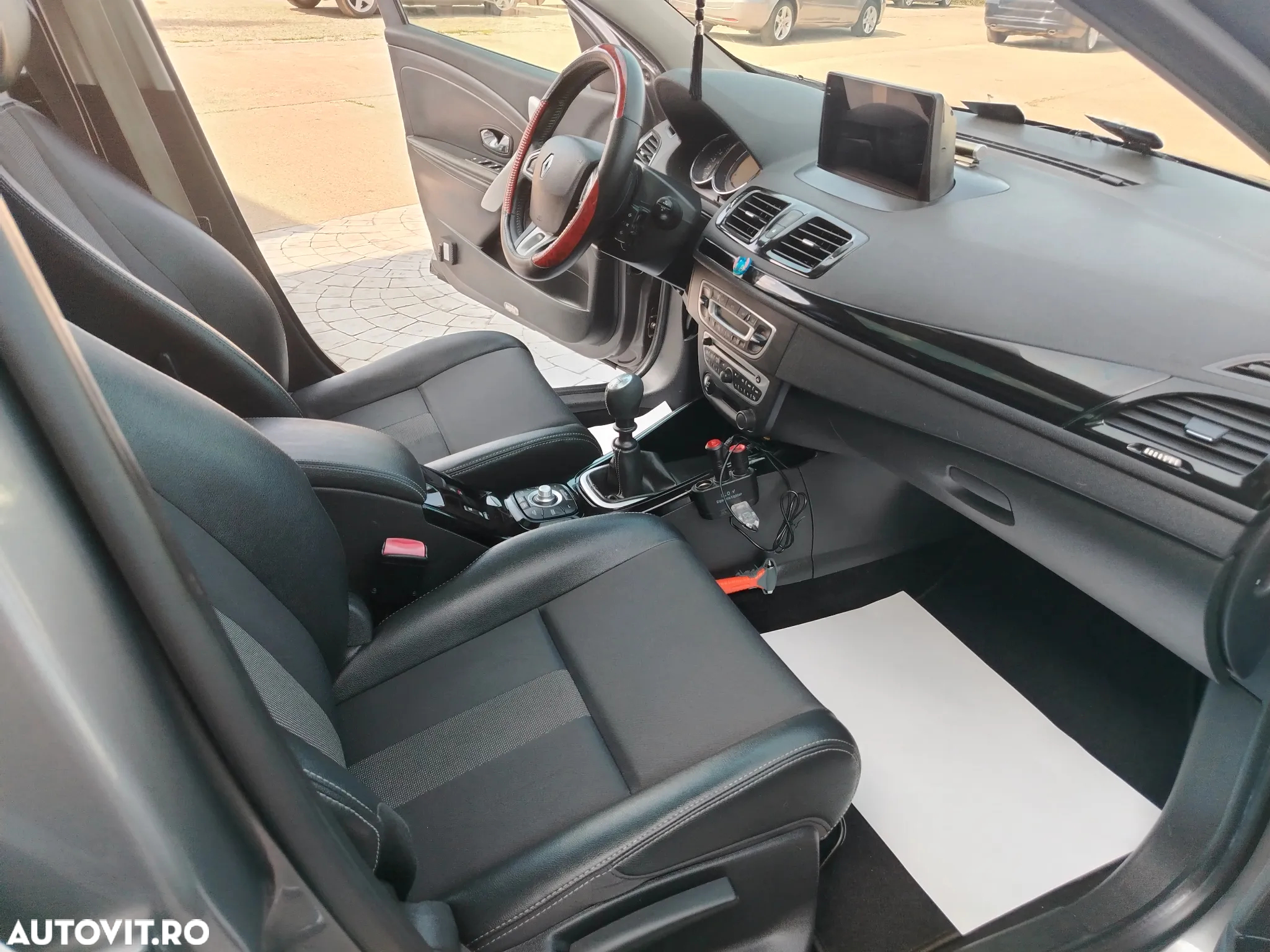 Renault Megane Grandtour TCe 130 Bose Edition - 23