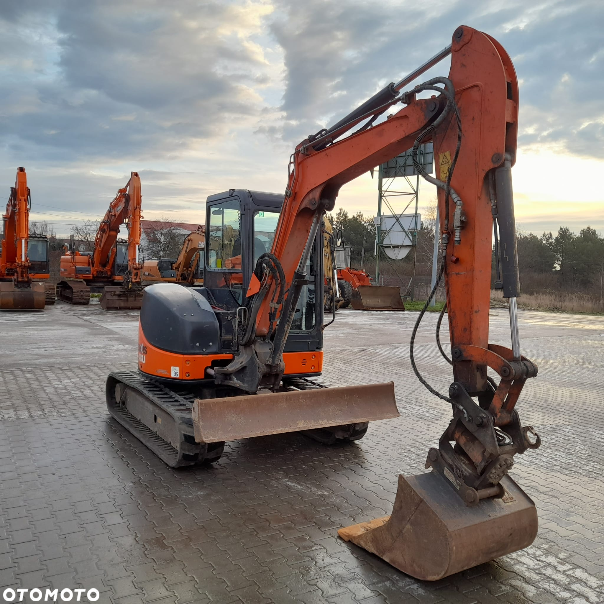 Hitachi ZX48U-3 CLR - 4