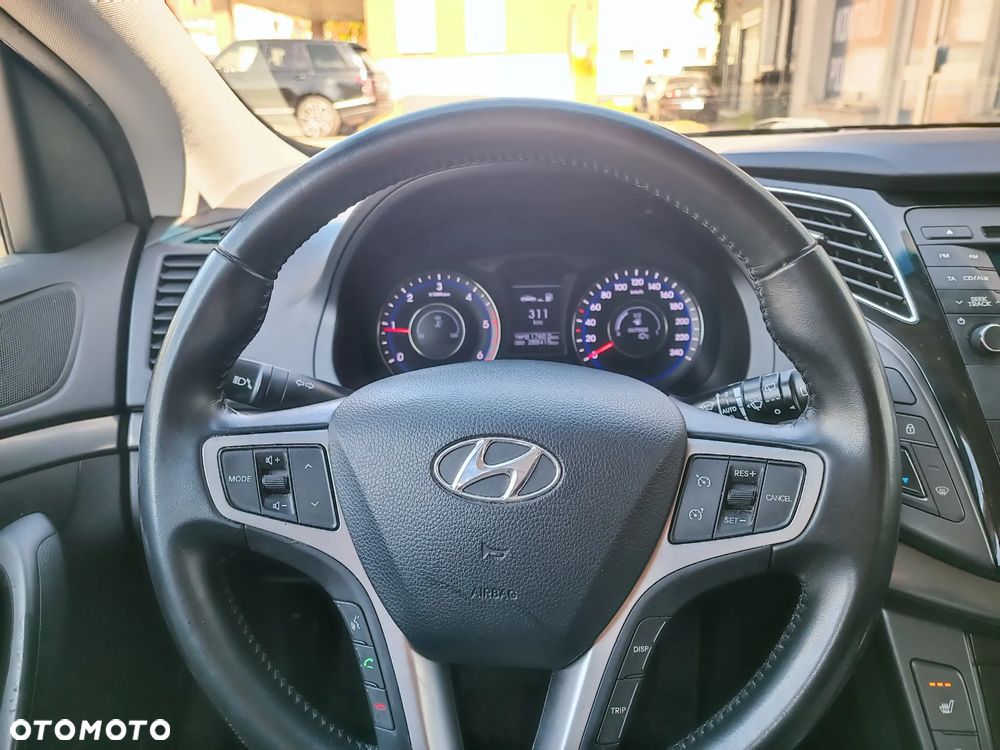 Hyundai i40 1.7 CRDi Comfort + - 17