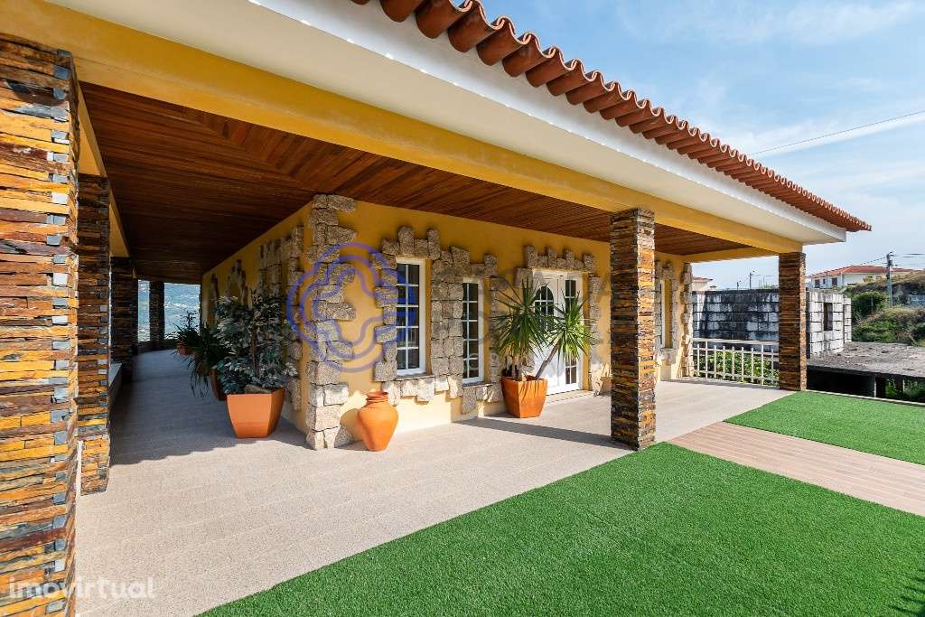 Moradia T4 de 2 pavimentos, 4 frentes em Bairros - Castelo de Paiva, - Grande imagem: 2/58