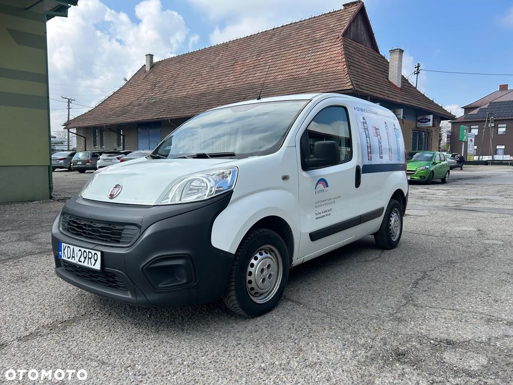 Fiat Fiorino Kombi Base - 1