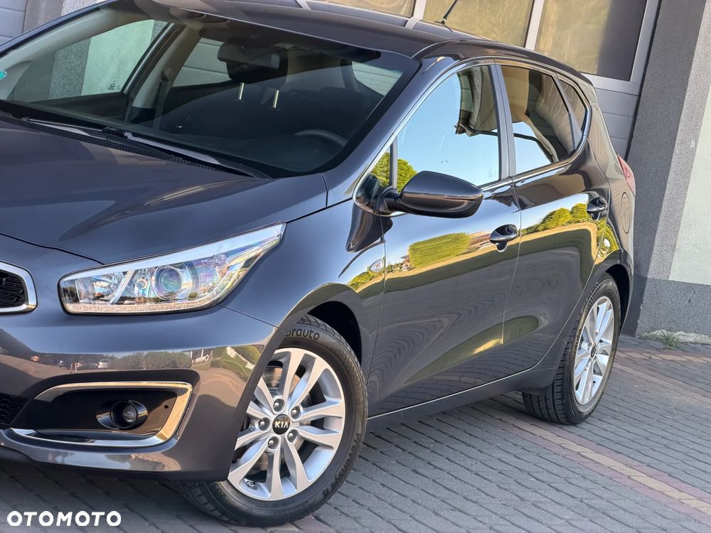 Kia Ceed 1.6 GDI Dream-Team Edition - 4