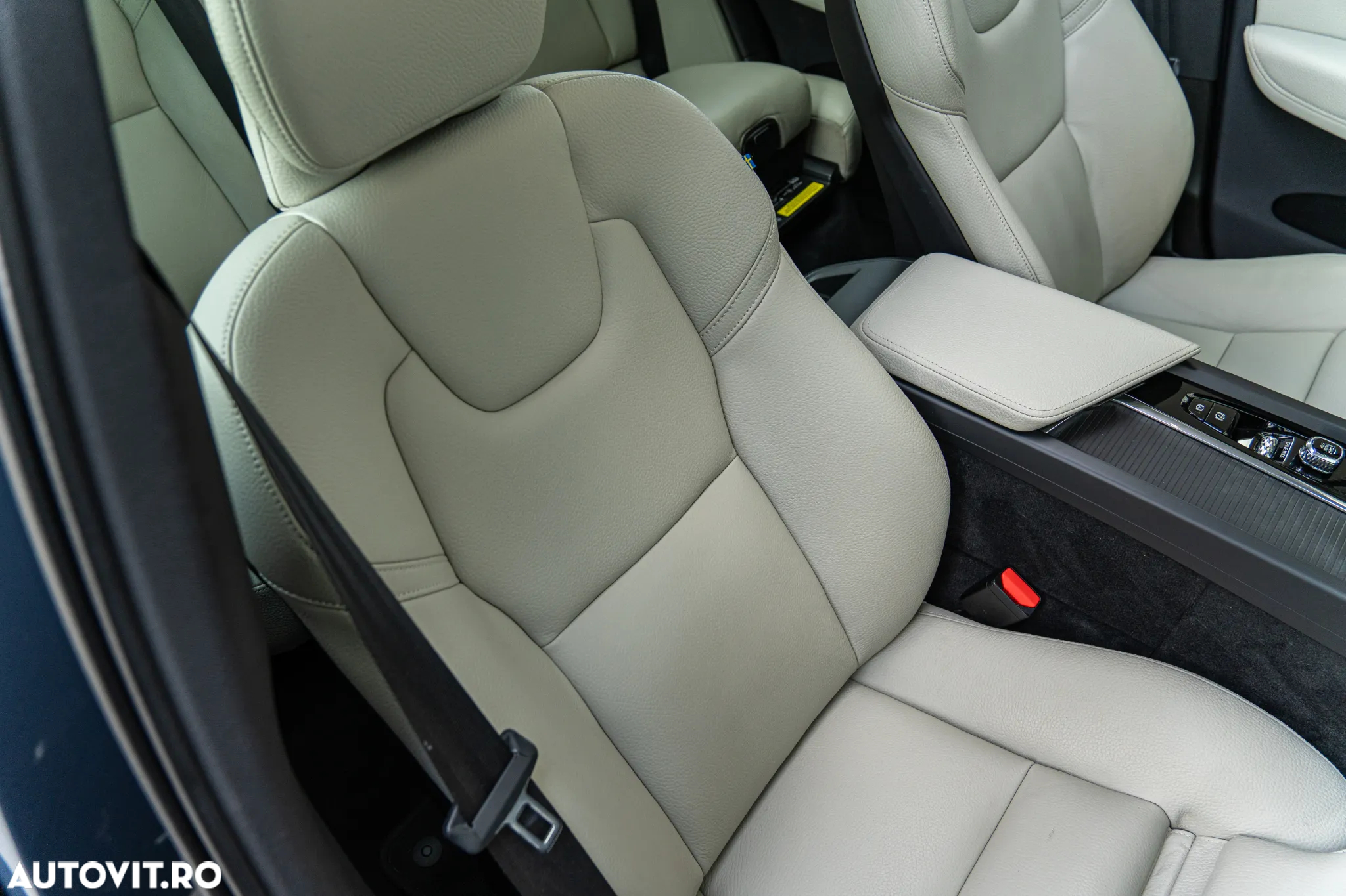 Volvo XC 60 Recharge T8 Twin Engine eAWD Inscription - 24