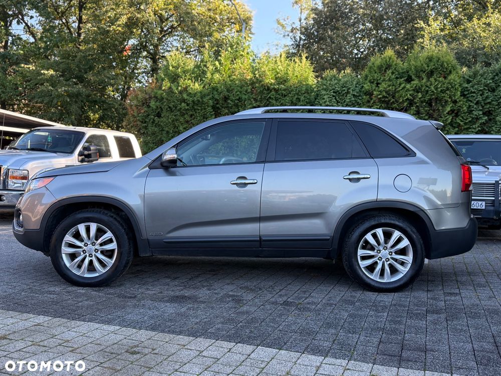 Kia Sorento 2010 photo 2