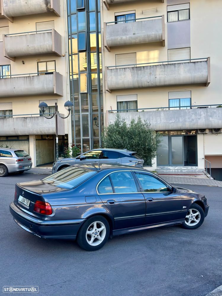 BMW 525