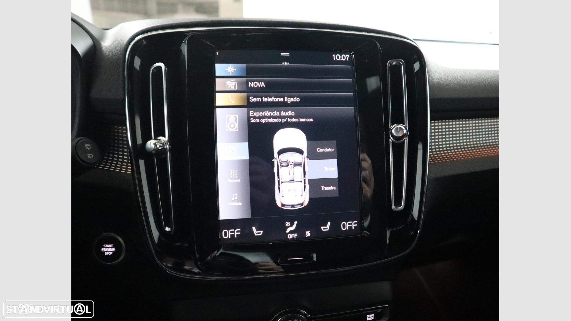 Volvo XC 40 1.5 T2 Plus Dark Auto - 24