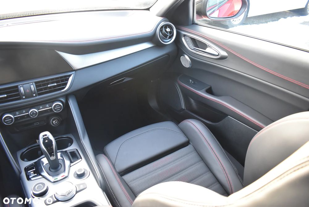 Alfa Romeo Giulia 2.0 Turbo Tributo Italiano Q4 - 20