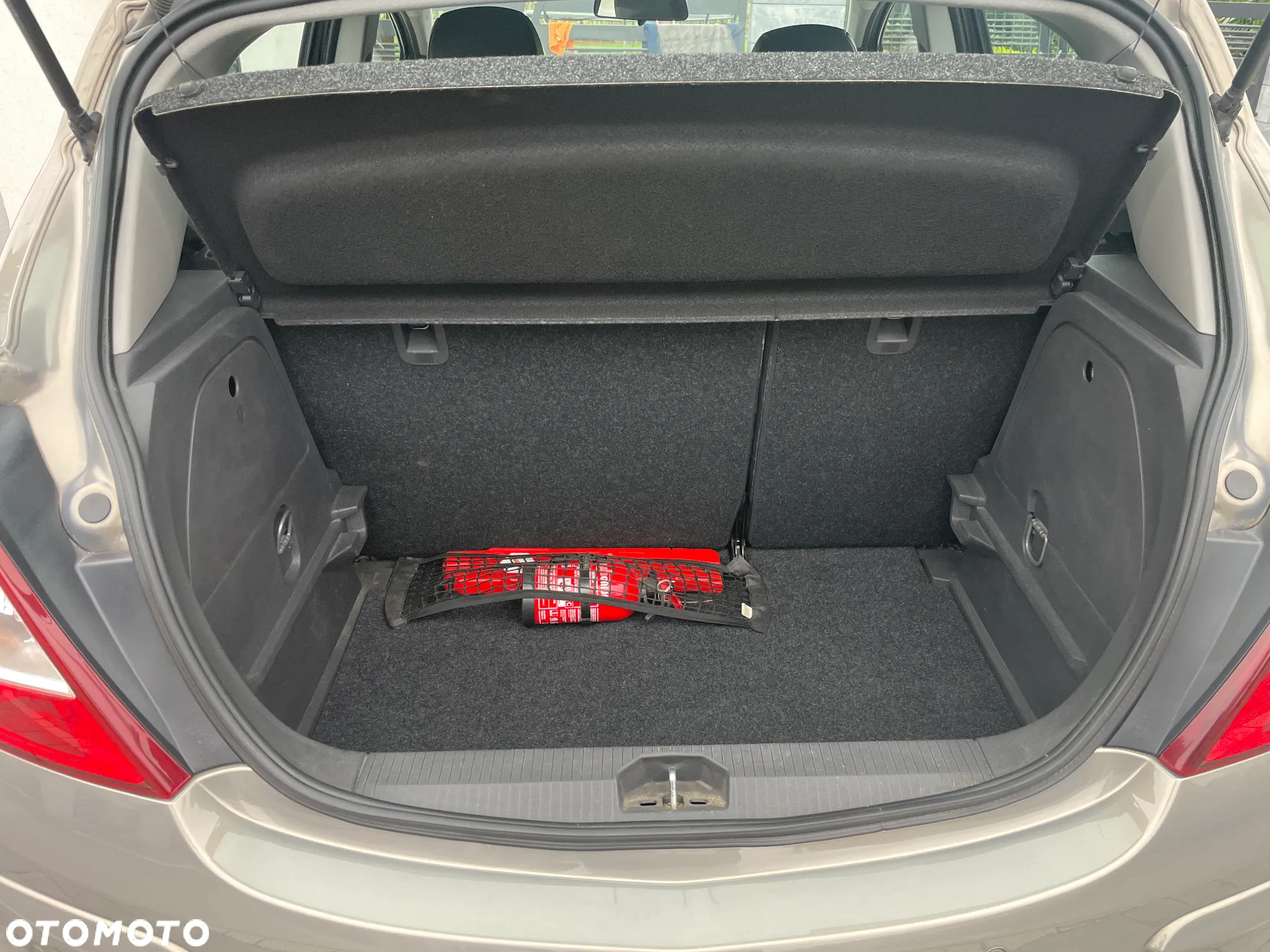 Opel Corsa 1.4 16V Cosmo - 13