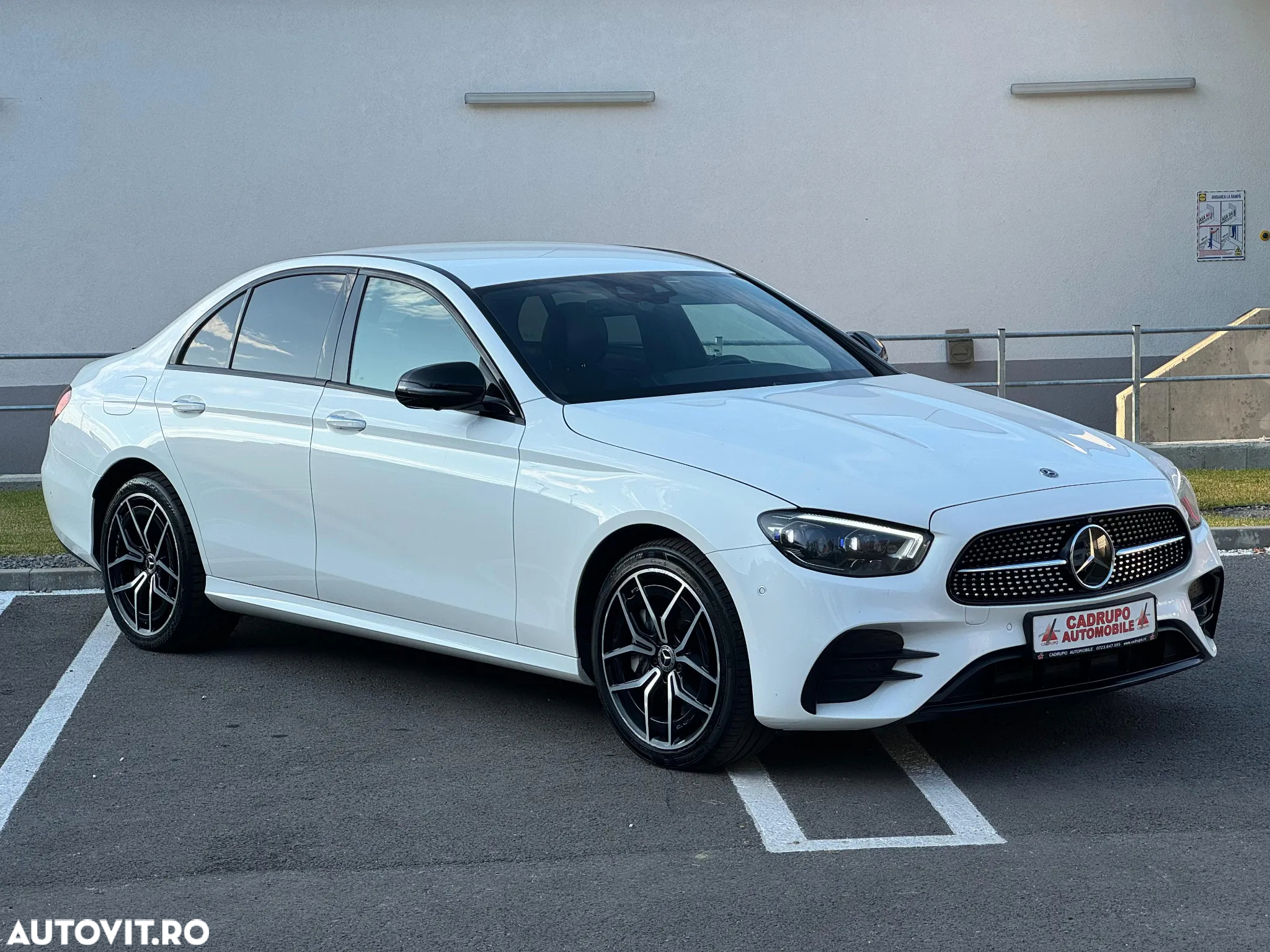 Mercedes-Benz E 300 de 9G-TRONIC AMG Line - 23