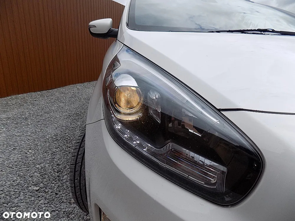 Kia Carens 1.7 CRDi M 7os - 25