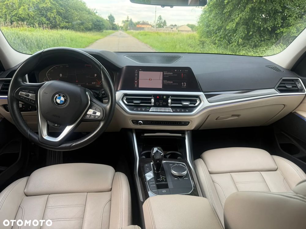 BMW Seria 3 320i Luxury Line - 8