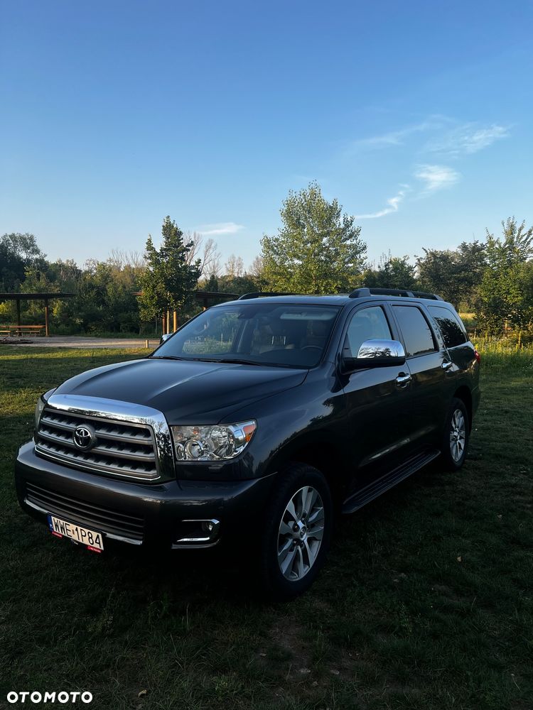 Toyota Sequoia - 2