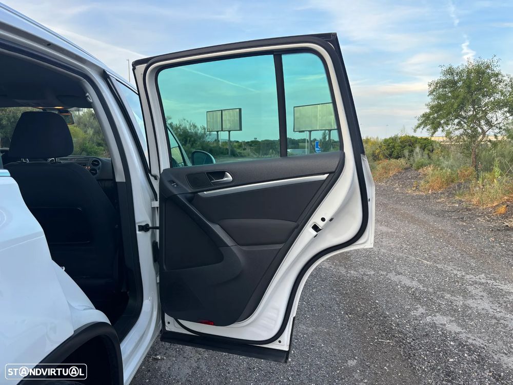 VW Tiguan 2.0 TDi Sport BlueMotion - 29
