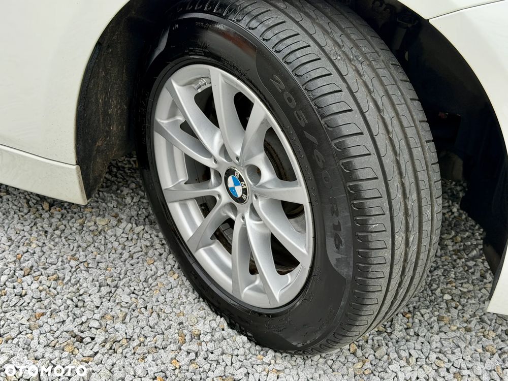 BMW Seria 3 318i - 35