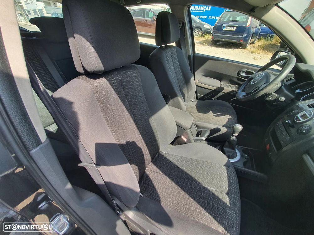 Renault Mégane 1.5 dCi Dynamique - 8