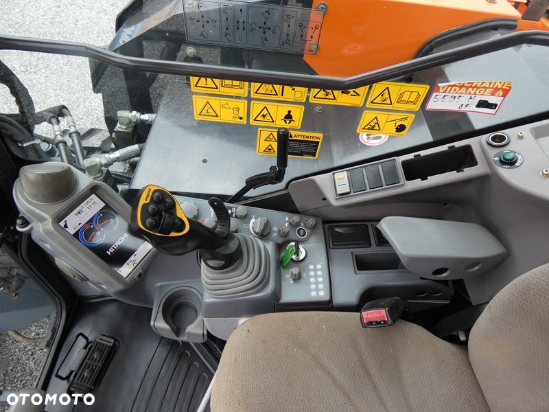 Hitachi ZAXIS 85USB / ROTOTILT / Tylko 5.541mtg / Nowe gasienice / - 17