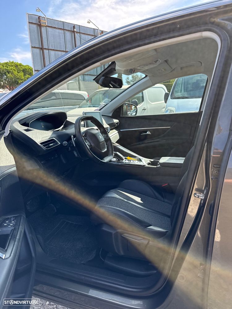 Peugeot 3008 PureTech 130 Stop & Start GPF EAT8 Allure - 22