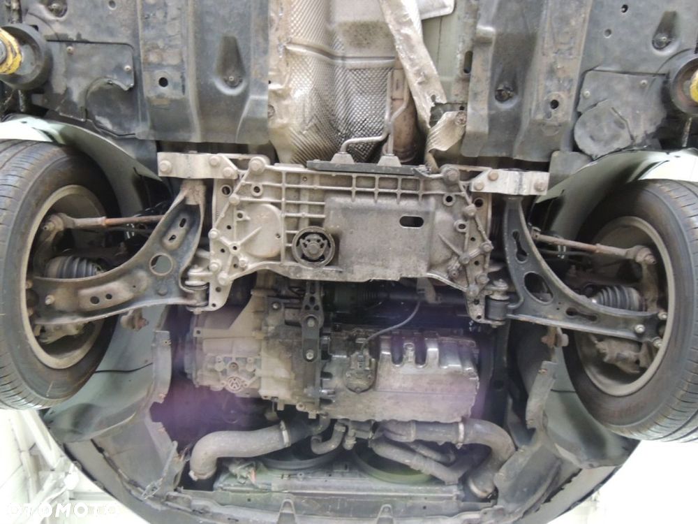 Belka zawieszenia przód VW Golf VI '09