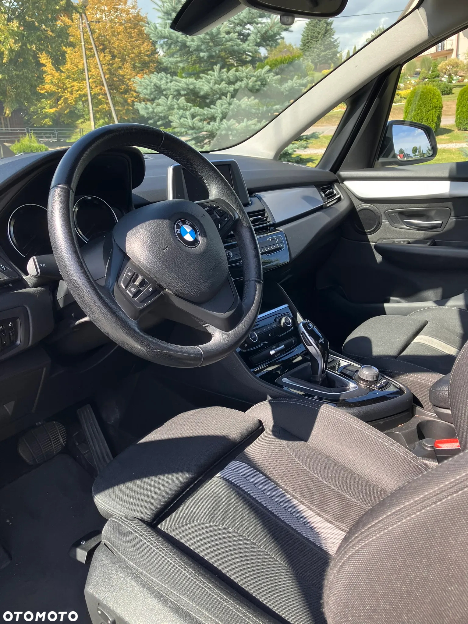 BMW Seria 2 218d - 16