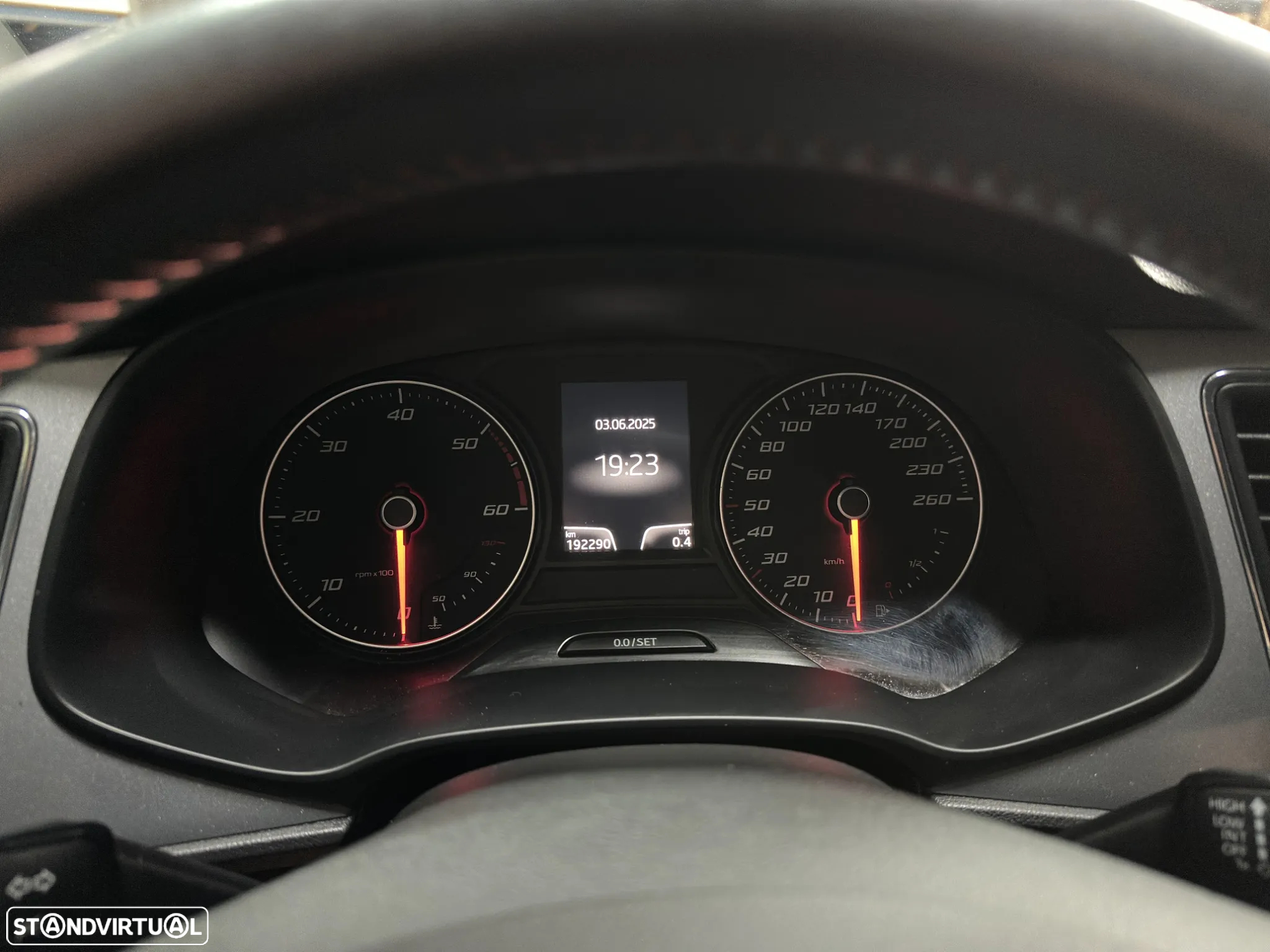 SEAT Leon 2.0 TDI DPF FR - 32