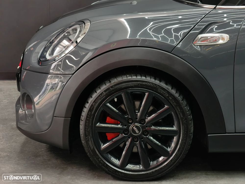MINI 5 Portas Cooper SD Auto Desportiva - 13