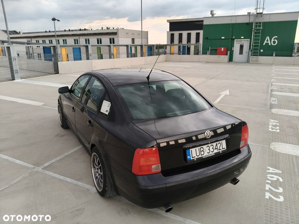 Volkswagen Passat - 10