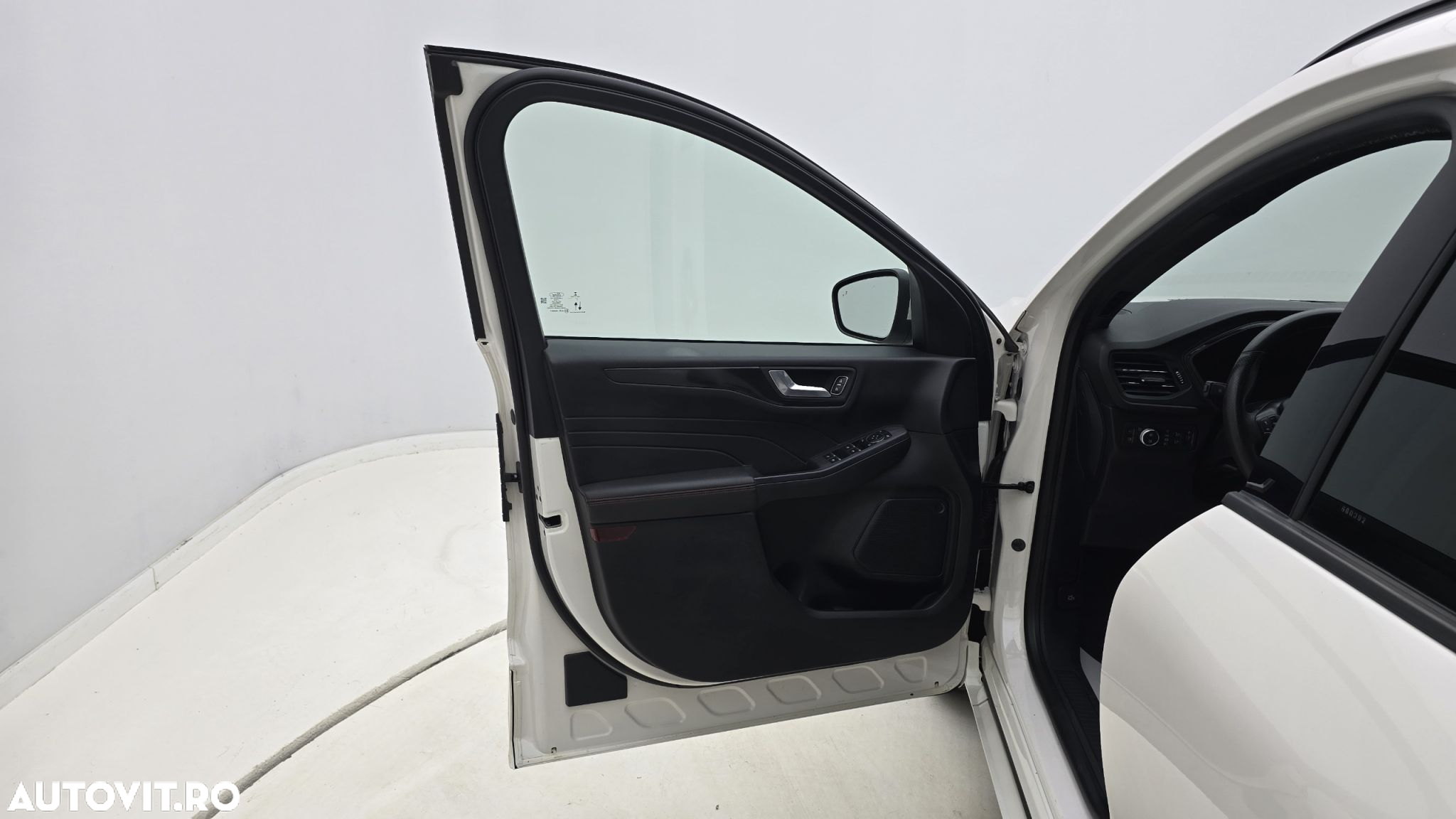 Ford Kuga - 10