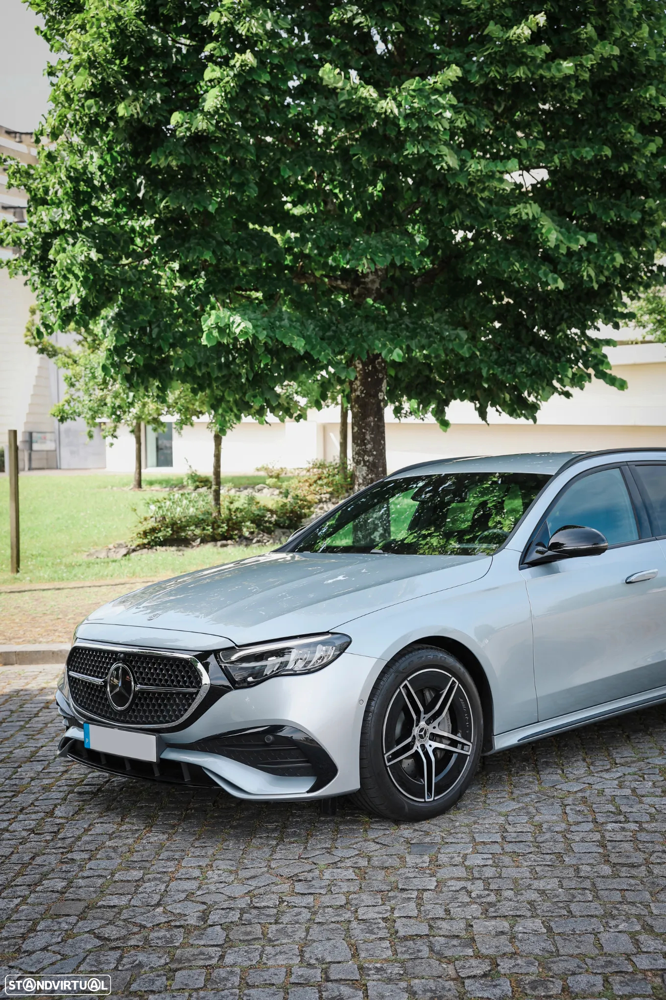 Mercedes-Benz E 300 e AMG Line - 5