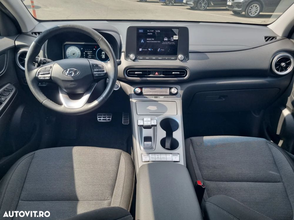 Hyundai KONA - 10