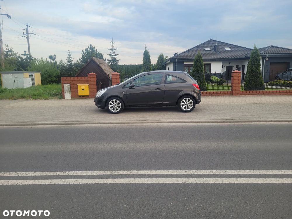 Opel Corsa 1.4 16V Active - 2