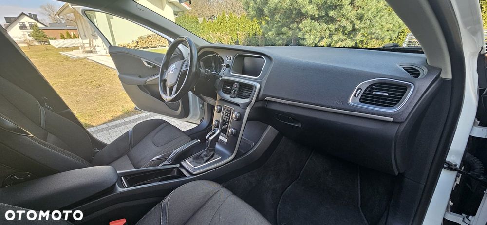 Volvo V40 D2 Powershift Kinetic - 11