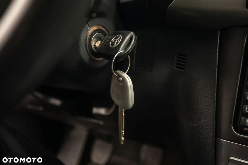 Toyota Avensis 1.8 VVT-i Combi - 28