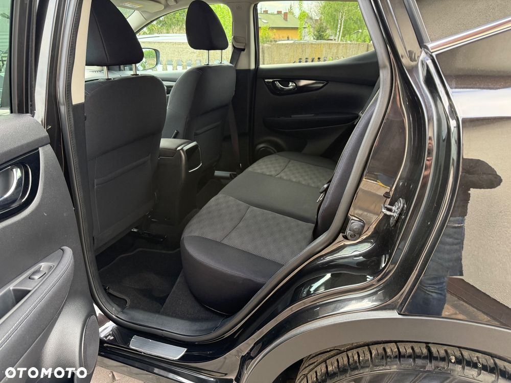 Nissan Qashqai 1.6 DIG-T N-Connecta - 17