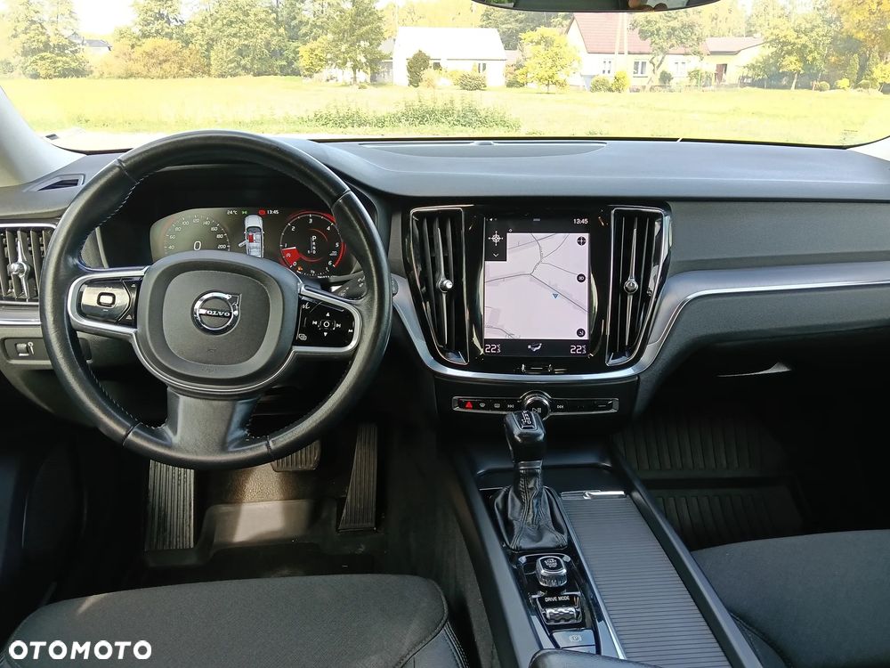 Volvo V60 Cross Country - 25