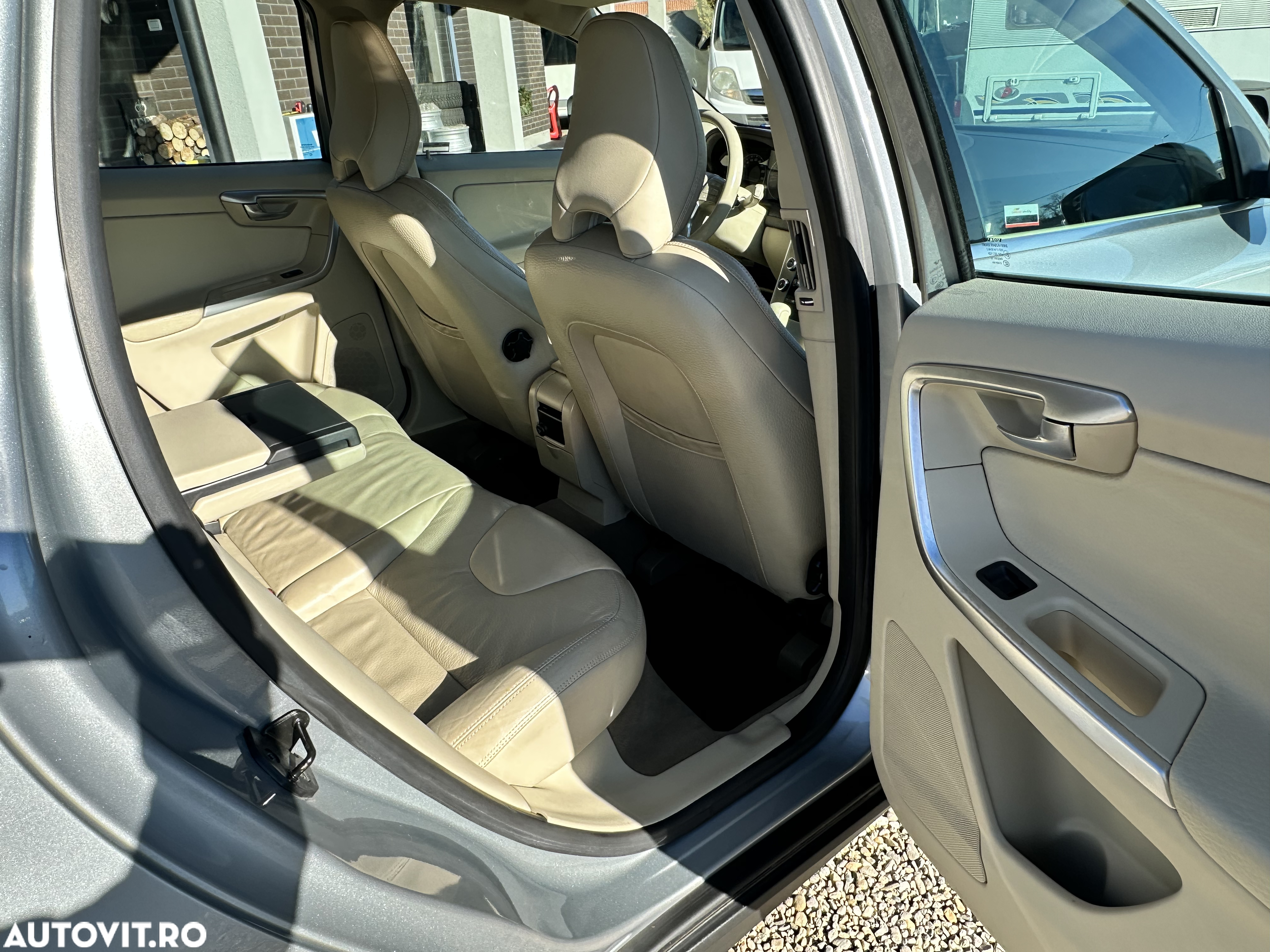 Volvo XC 60 2.4D Aut. Momentum - 14