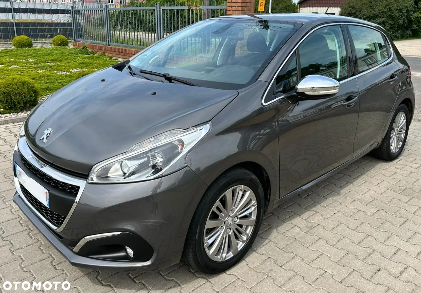Peugeot 208 PureTech 110 Stop & Start Allure - 1