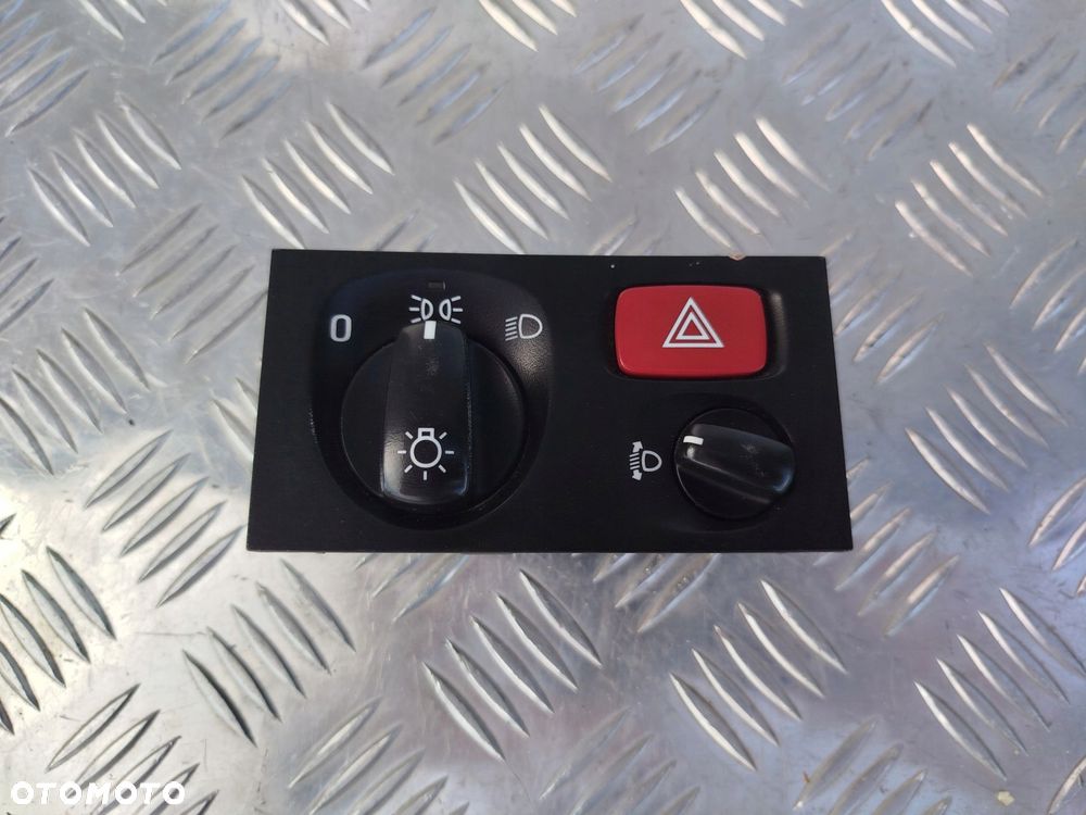WŁĄCZNIK PRZEŁĄCZNIK PANEL ŚWIATEŁ SCANIA R - 4