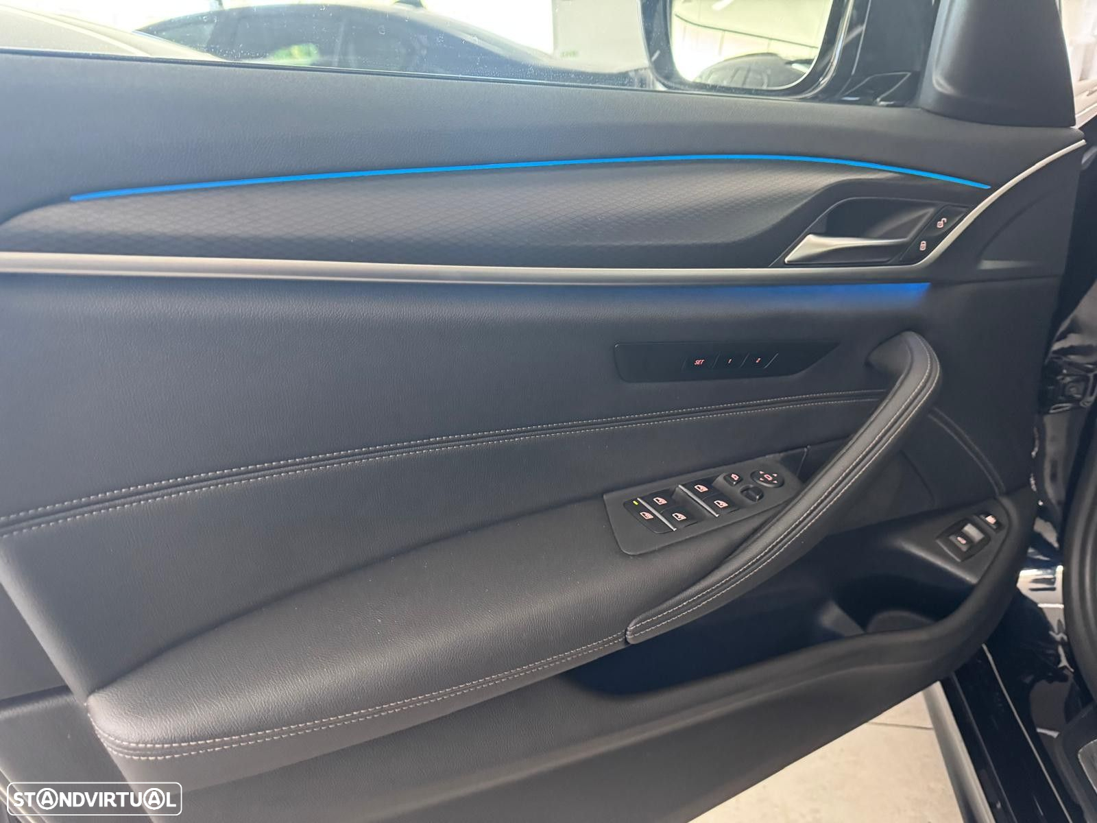 BMW 530 e Pack Desportivo M - 14