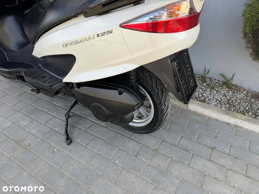 Suzuki Burgman - 27