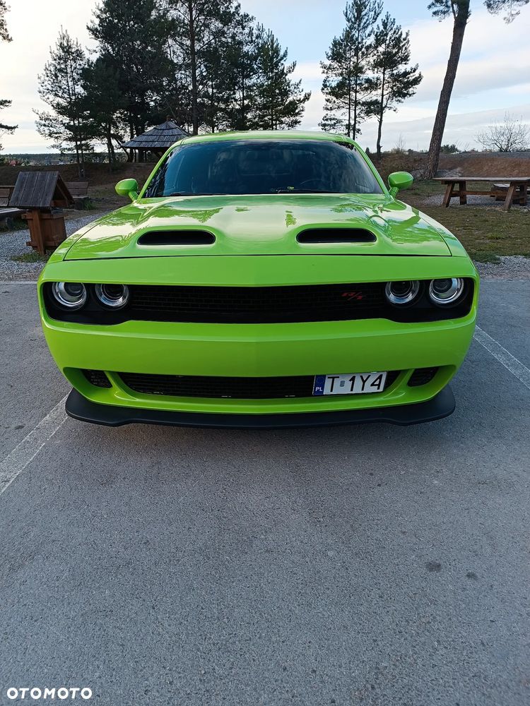 Dodge Challenger - 2