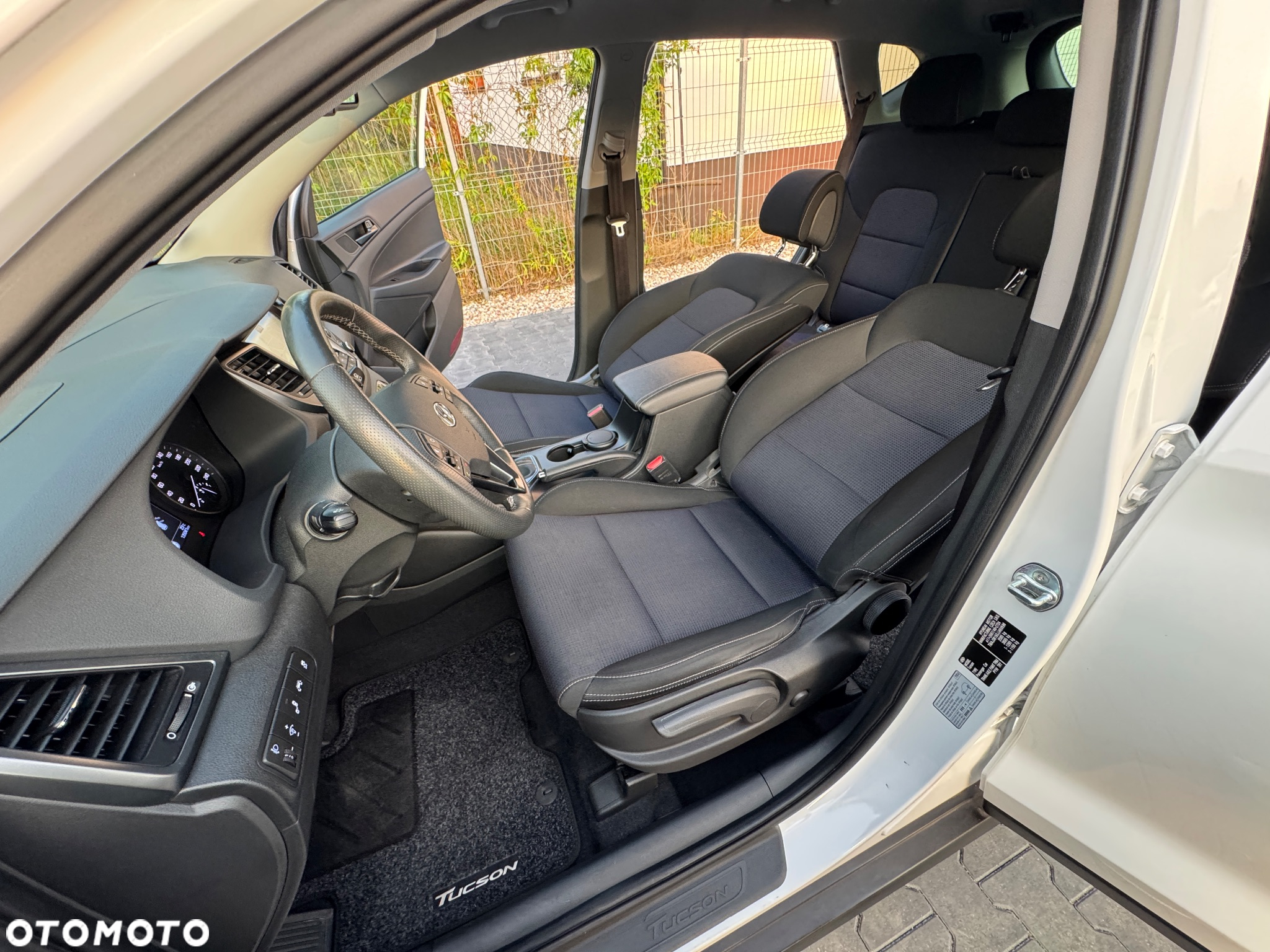 Hyundai Tucson 1.7 CRDI BlueDrive GO Plus 2WD DCT - 33